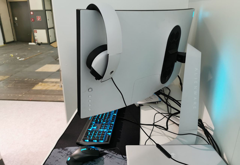 Illustration for article titled El Alienware Aurora R9 es una bestia de gaming demasiado hermosa para esconderla bajo la mesa